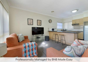 Central 2 Bed, 2 Bath Villa - Walk to Town, Orange